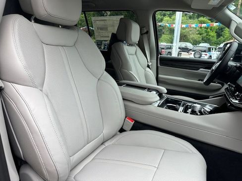 New 2024 Jeep Wagoneer L Base w/ Rear Seat Video Group 1 image 21