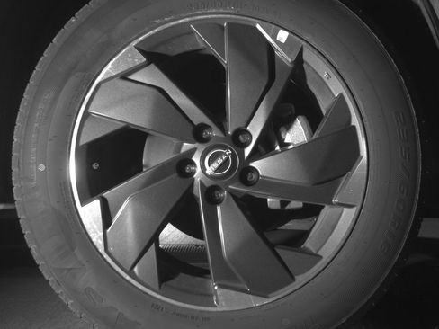 Used 2025 Nissan Rogue SV AWD/4WD image 13