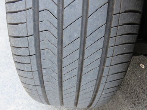 Used 2013 Mercedes-Benz E 350 4MATIC Sedan image 32