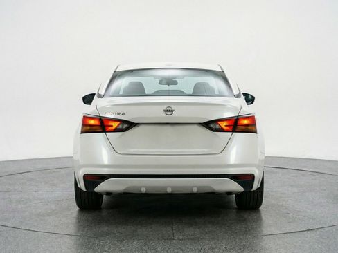 Used 2025 Nissan Altima 2.5 SV FWD image 7