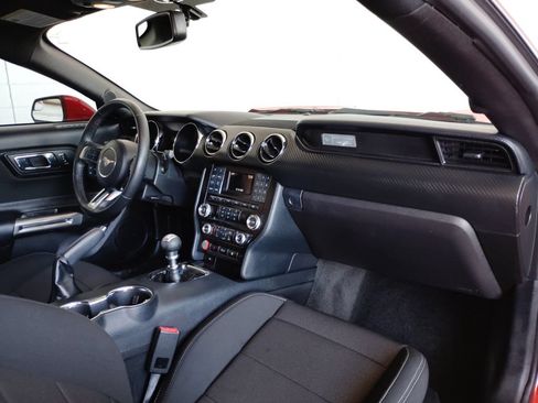 Used 2017 Ford Mustang Coupe RWD image 11
