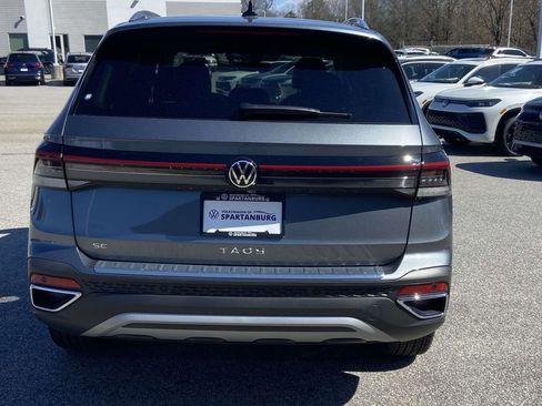 New 2026 Volkswagen Taos SE FWD image 4