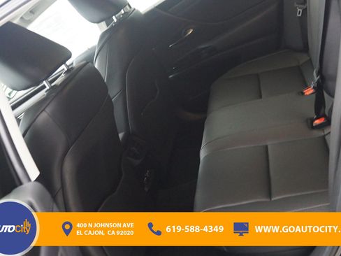 Used 2024 Lexus ES 300h w/ Premium Package FWD image 14