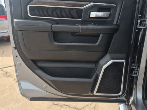 Used 2020 RAM 2500 Laramie AWD/4WD image 15
