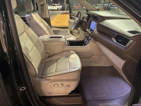 Used 2021 GMC Yukon Denali w/ Denali Premium Package image 26