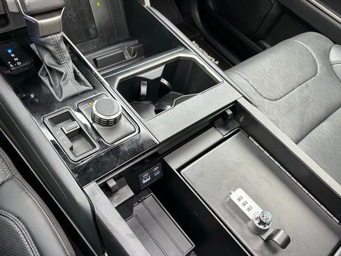 Used 2024 Toyota Tundra Limited image 23