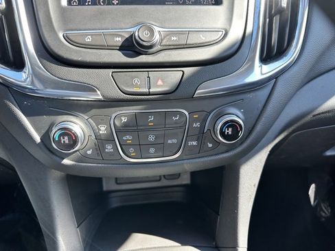 Used 2022 Chevrolet Equinox LT image 17