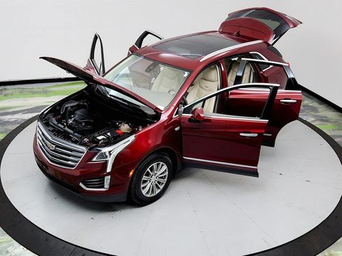 Used 2018 Cadillac XT5 Luxury w/ Driver Awareness Package image 17