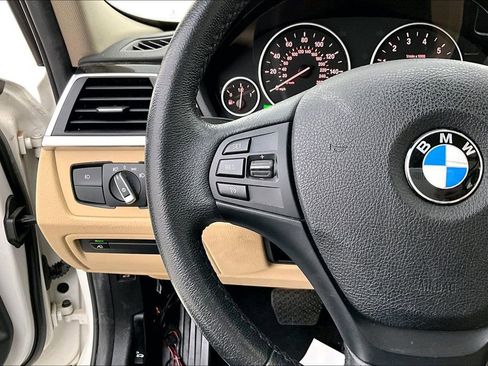 Used 2018 BMW 320i Sedan image 24
