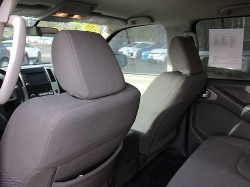 Used 2019 Nissan Frontier SV image 26