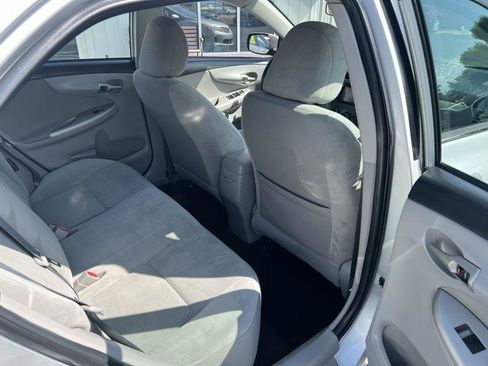 Used 2013 Toyota Corolla LE FWD image 12