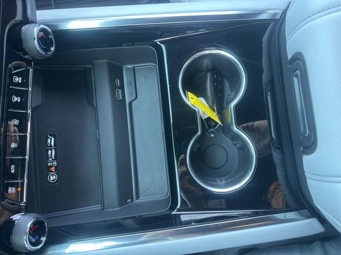 Used 2025 Chevrolet Tahoe Premier image 39