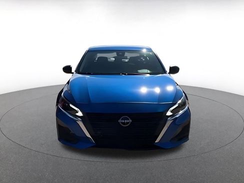 Used 2025 Nissan Altima 2.5 SV image 16