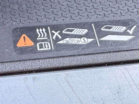 Used 2025 GMC Acadia Elevation image 27