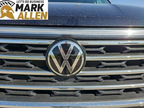 Used 2025 Volkswagen Atlas SE AWD/4WD image 30