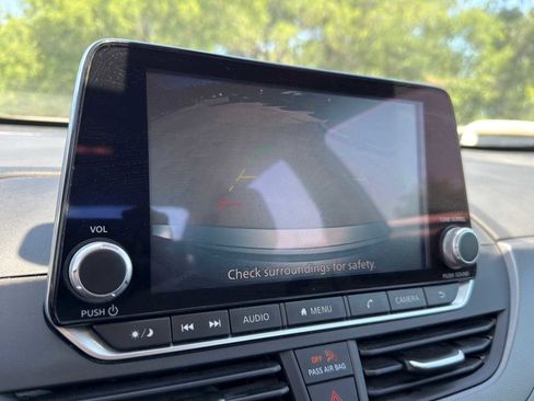 Used 2025 Nissan Altima 2.5 SR FWD image 12