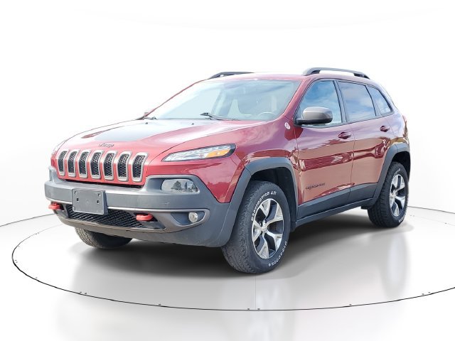 Used 2017 Jeep Cherokee Trailhawk AWD/4WD image 2