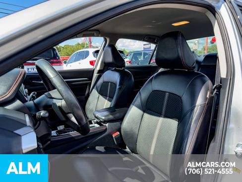 Used 2024 Nissan Altima 2.5 SR FWD image 11