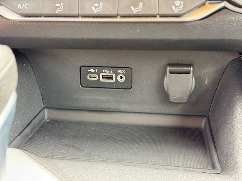Used 2025 Nissan Altima 2.5 SV FWD image 33