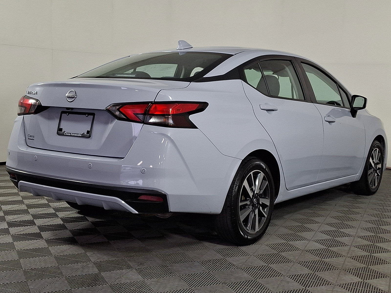 Used 2025 Nissan Versa SV FWD image 9