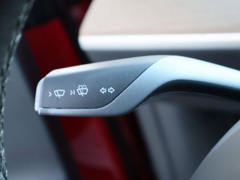 Used 2023 Tesla Model Y Long Range image 34