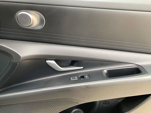 Used 2024 Hyundai Elantra SEL image 19