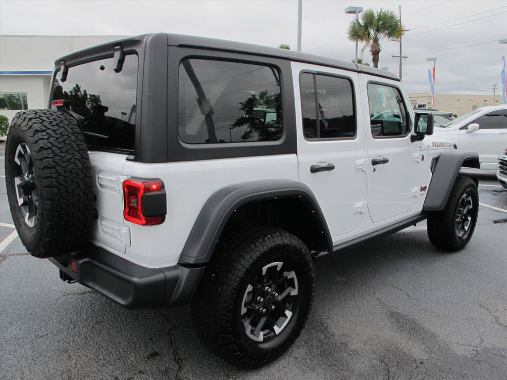 Used 2025 Jeep Wrangler Unlimited Rubicon AWD/4WD image 3