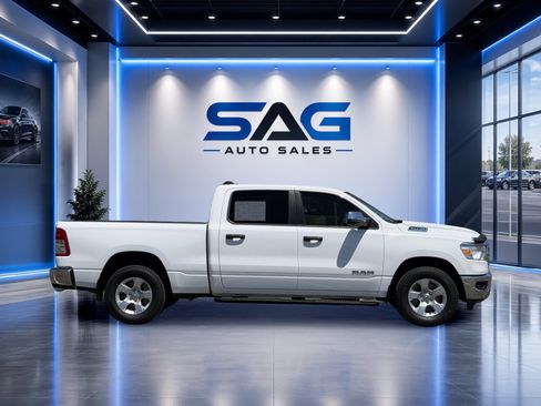 Used 2023 RAM 1500 Big Horn AWD/4WD image 3