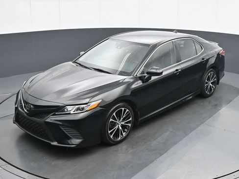Used 2019 Toyota Camry SE w/ Protection Package (Q2) FWD image 18