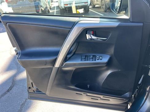 Used 2018 Toyota RAV4 XLE image 28