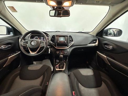 Used 2018 Jeep Cherokee Latitude image 22