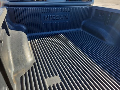 Used 2019 Nissan Frontier SV image 11