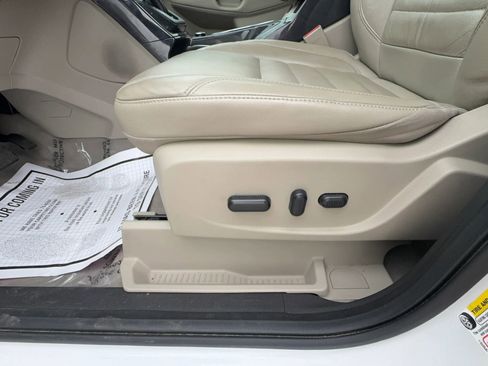 Used 2015 Ford Escape Titanium FWD image 11
