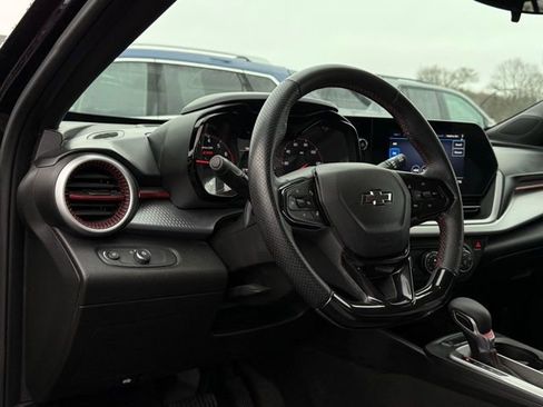 Used 2024 Chevrolet Trax RS image 12