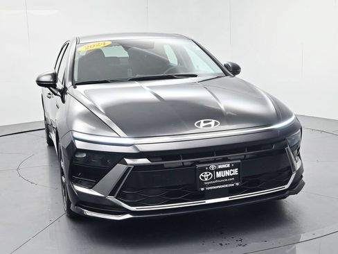 Used 2024 Hyundai Sonata SEL FWD image 2