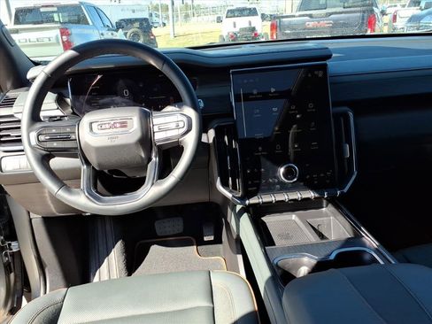 Used 2025 GMC Acadia AT4 w/ Luxury Package image 20