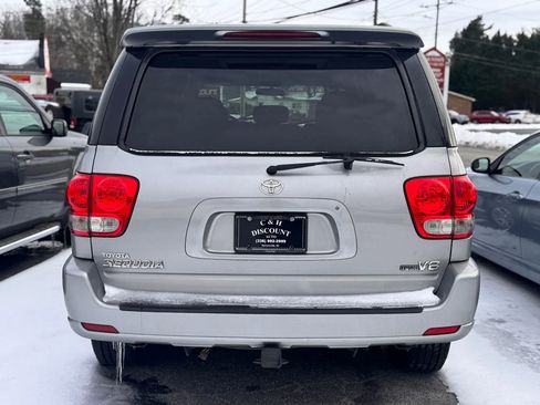Used 2005 Toyota Sequoia SR5 image 4