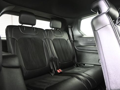 Used 2024 Jeep Grand Cherokee L Laredo image 16