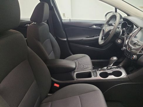 Used 2017 Chevrolet Cruze LT image 21