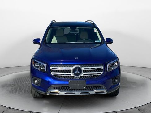 Used 2022 Mercedes-Benz GLB 250 4MATIC image 2