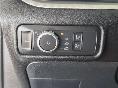 Used 2021 Ford Explorer XLT w/ Equipment Group 202A RWD image 30