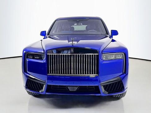 New 2026 Rolls-Royce Cullinan Black Badge image 2