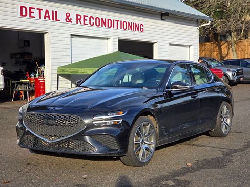 Used 2025 Genesis G70 2.5T image 7