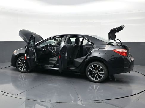 Used 2018 Toyota Corolla LE image 32