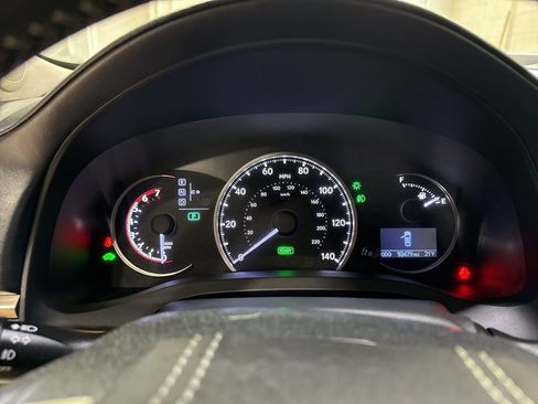 Used 2017 Lexus CT 200h w/ Navigation System Package image 15