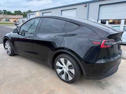 Used 2021 Tesla Model Y 2WD image 16