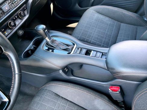 Used 2025 Honda HR-V Sport image 16