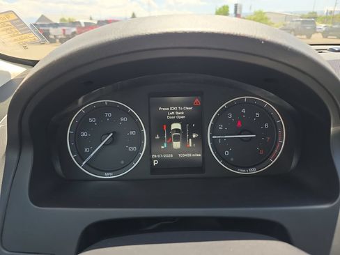 Used 2015 Land Rover LR2 AWD/4WD image 17