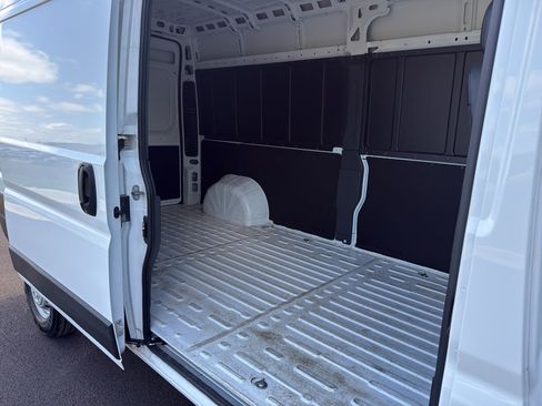 Used 2026 RAM ProMaster 2500 w/ Convenience Group FWD image 14