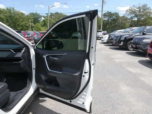 Used 2019 Toyota RAV4 Limited w/ Advanced Technology Package AWD/4WD image 26